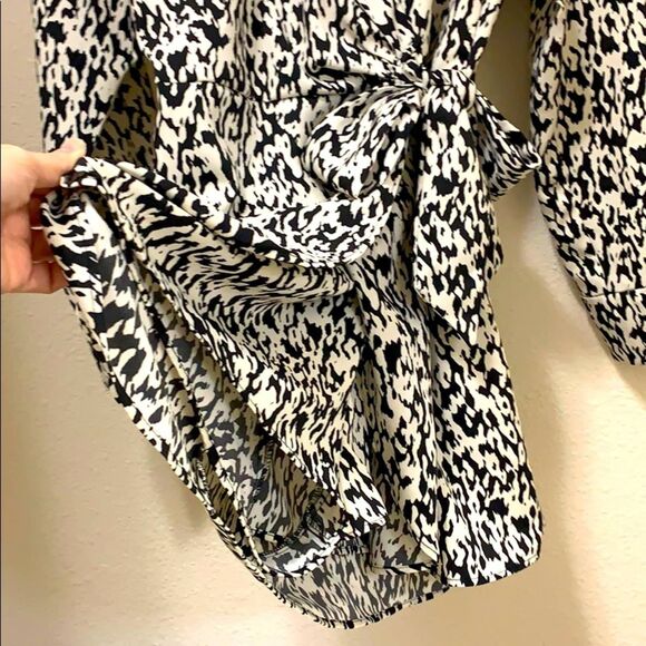 ZARA PRINTED JUMPSUIT SMALL BLACK AND WHITE NWT - Picture 3 of 3